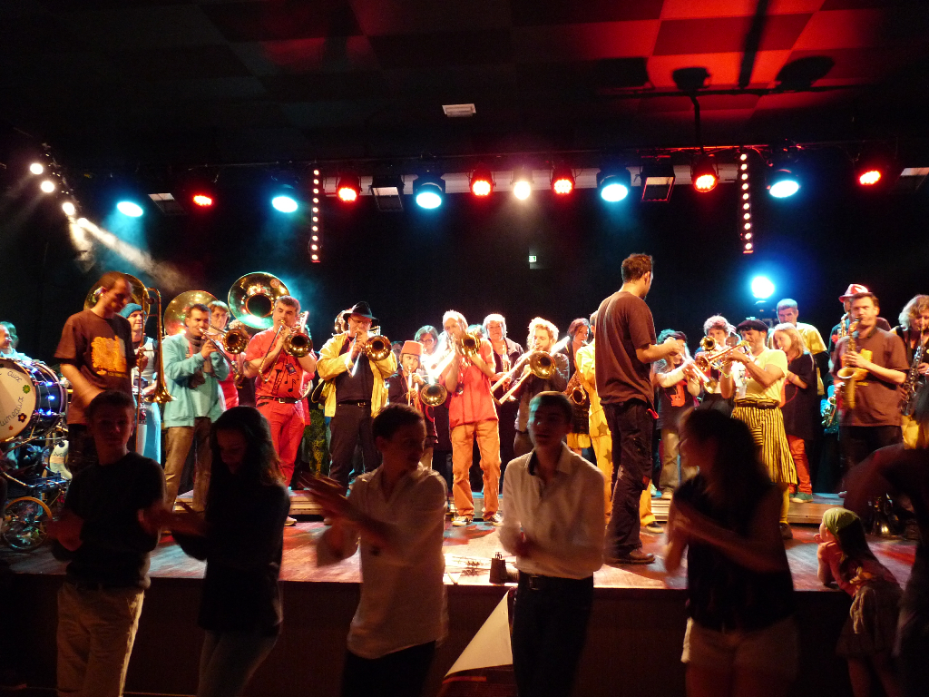 Les fanfares sur scène - Festival Les vents dominants, L\'Hermitage, mai 2014